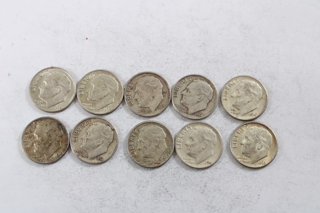10 Silver Roosevelt Dimes: 10 Silver Roosevelt Dimes - Lot Size 3" x 2" x 1". .5 Lb. All information and photos are intended to be as accurate as possible, but errors are possible. No item may be returned or refused