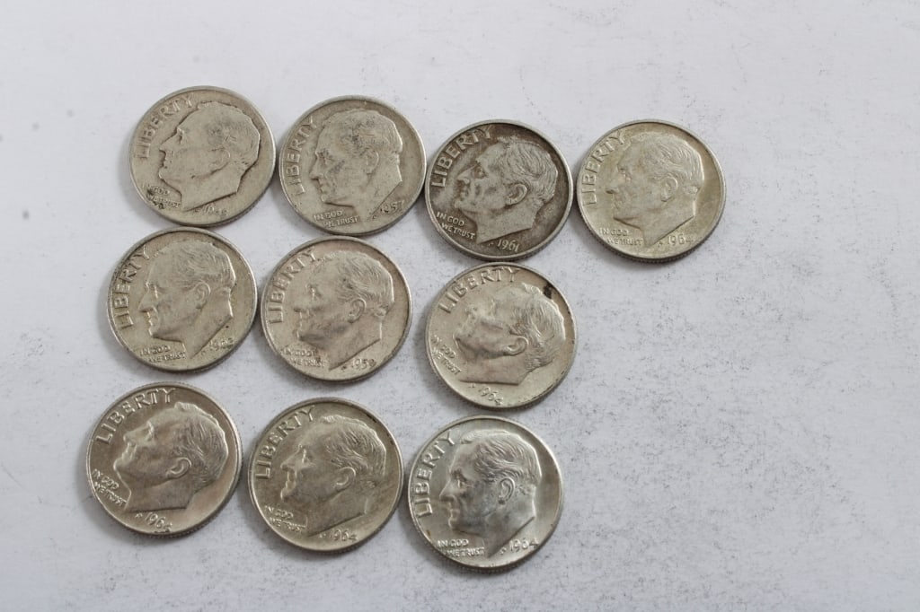 10 Silver Roosevelt Dimes: 10 Silver Roosevelt Dimes - Lot Size 3" x 2" x 1". .5 Lb. All information and photos are intended to be as accurate as possible, but errors are possible. No item may be returned or refused