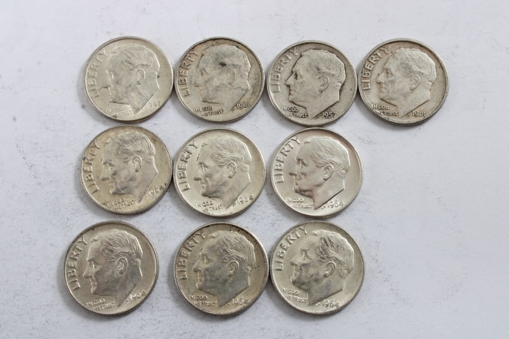 10 Silver Roosevelt Dimes: 10 Silver Roosevelt Dimes - Lot Size 3" x 2" x 1". .5 Lb. All information and photos are intended to be as accurate as possible, but errors are possible. No item may be returned or refused