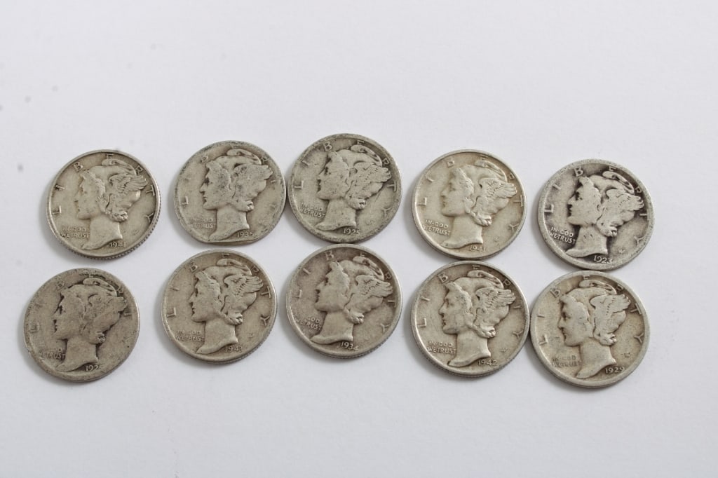 10 Silver Mercury Dimes: 10 Silver Mercury Dimes - Lot Size 3" x 2" x 1". .5 Lb. All information and photos are intended to be as accurate as possible, but errors are possible. No item may be returned or refused bas