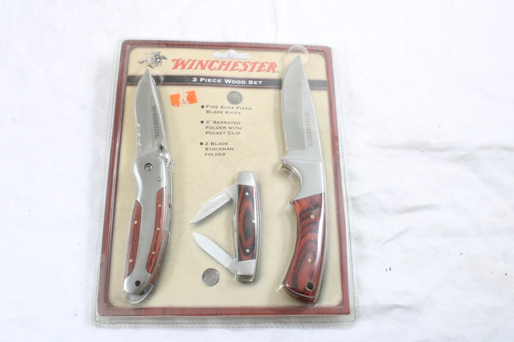 Winchester 3 Knife Set 1 Fixed 2 Folding NEW: Winchester 3 Knife Set 1 Fixed 2 Folding NEW - Lot Size 10" x 8" x 2". 1 Lb. All information and photos are intended to be as accurate as possible, but errors are possible. No item may be