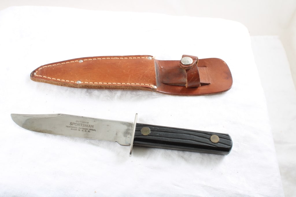 Outdoor Sportsman Fixed Blade Knife in Sheath (1 of 12)