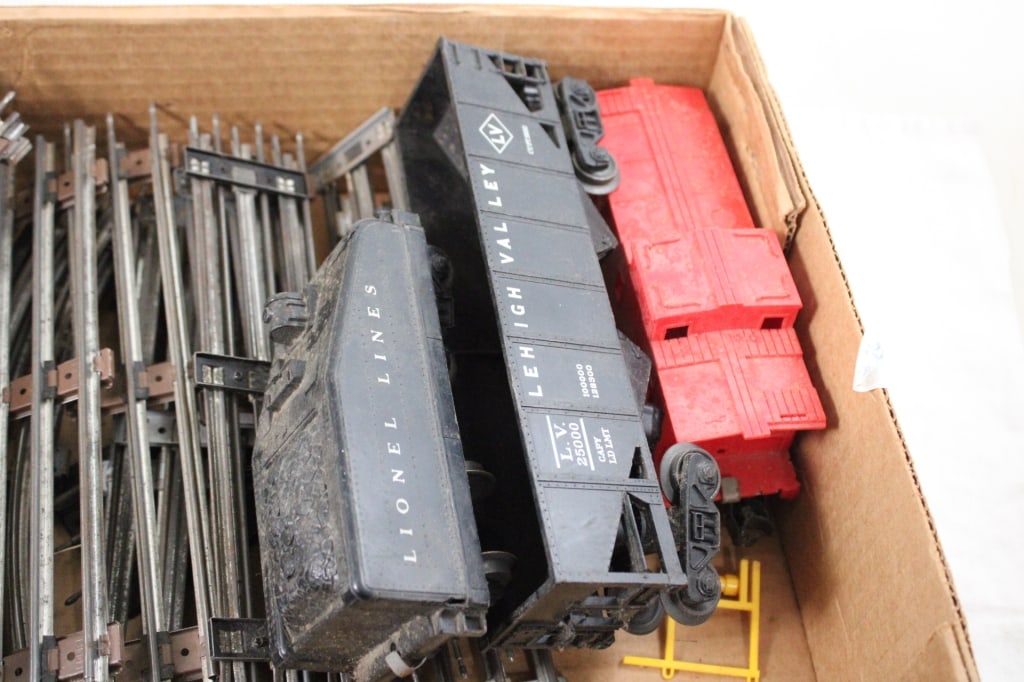 Lionel Electric Train Set - 5