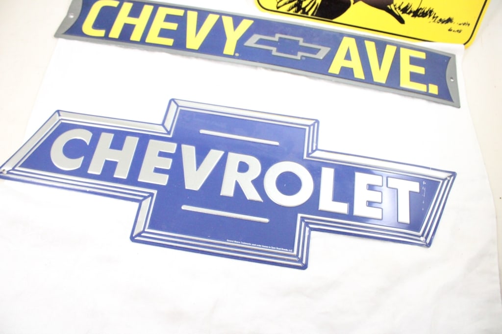 2 Chevy Signs, Knickerbocker Target & More - 13