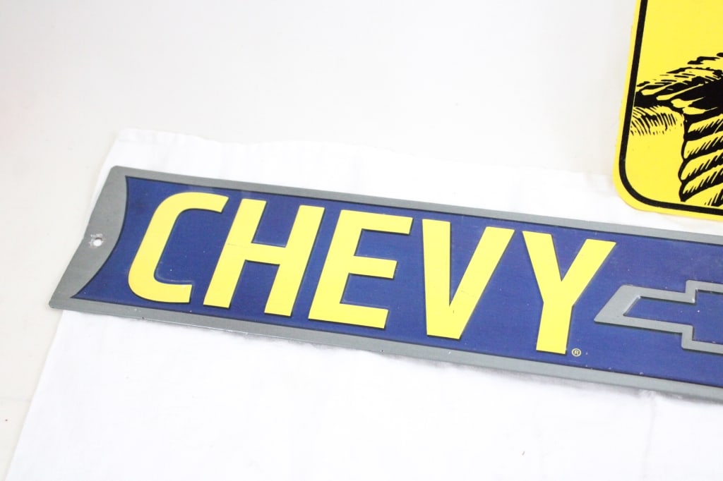 2 Chevy Signs, Knickerbocker Target & More - 14