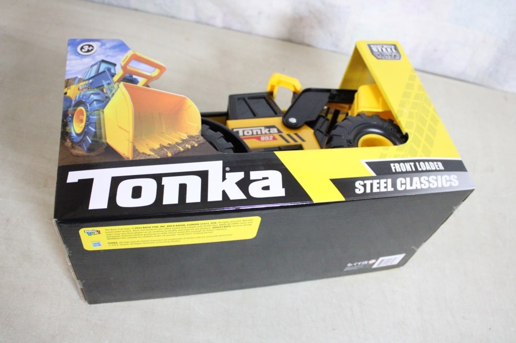 Tonka Front Loader #952 Steel Chassis New in Box - 6