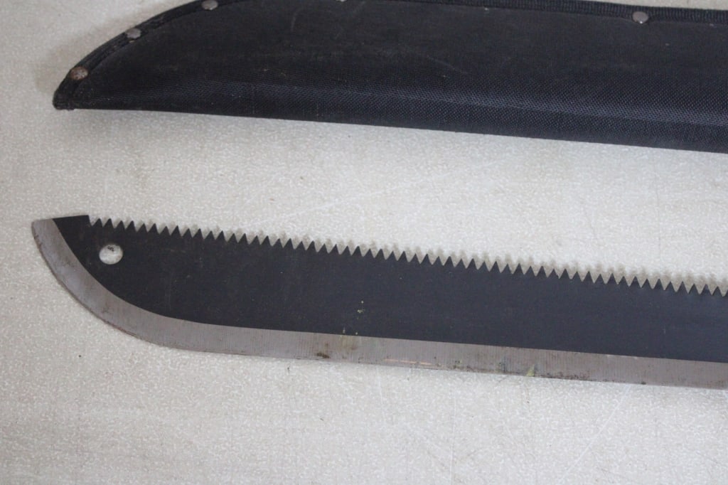 Gerber Gator Sharp Long Steel Machete Hunting - 3