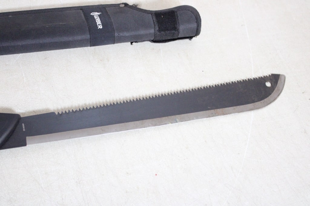 Gerber Gator Sharp Long Steel Machete Hunting - 6