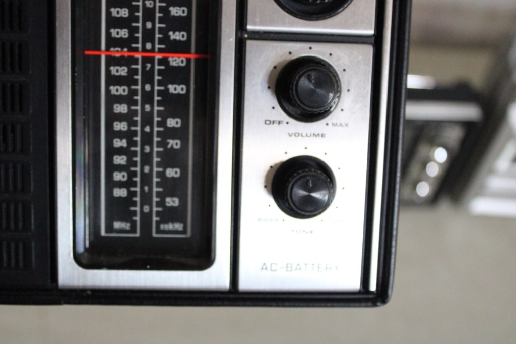 3 Portable Radios -Panasonic & G.E. - 3