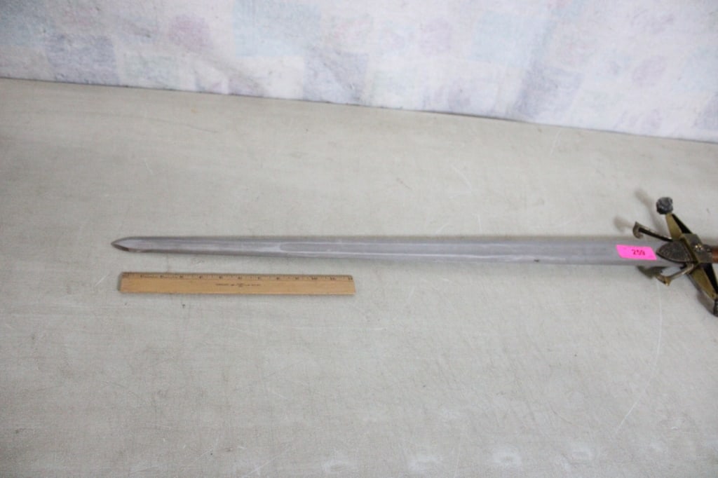 46" Replica Robin Hood Prince of Thieves Sword - 6