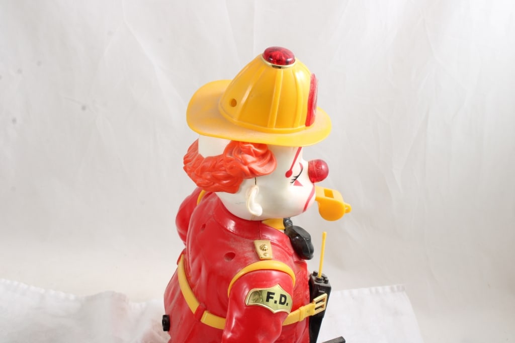 Bump'n Benny Clown, Patriotic Elephant Figure - 13