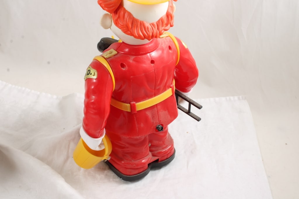 Bump'n Benny Clown, Patriotic Elephant Figure - 14