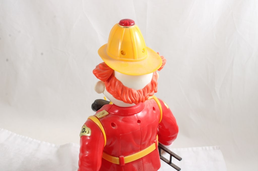 Bump'n Benny Clown, Patriotic Elephant Figure - 15