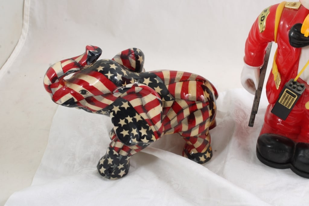 Bump'n Benny Clown, Patriotic Elephant Figure - 2