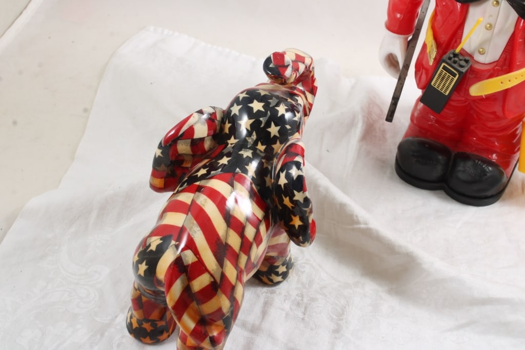 Bump'n Benny Clown, Patriotic Elephant Figure - 4