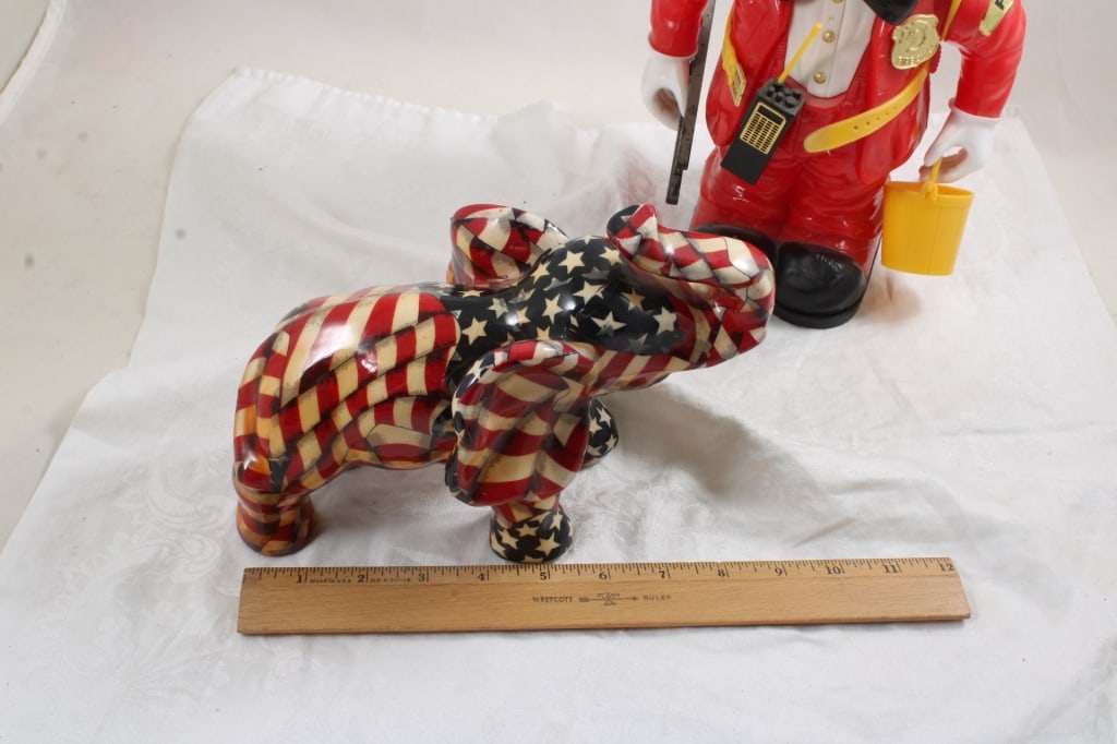 Bump'n Benny Clown, Patriotic Elephant Figure - 7
