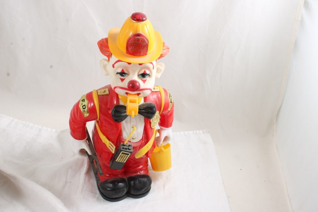 Bump'n Benny Clown, Patriotic Elephant Figure - 8