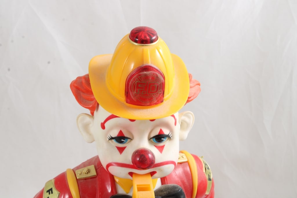Bump'n Benny Clown, Patriotic Elephant Figure - 9