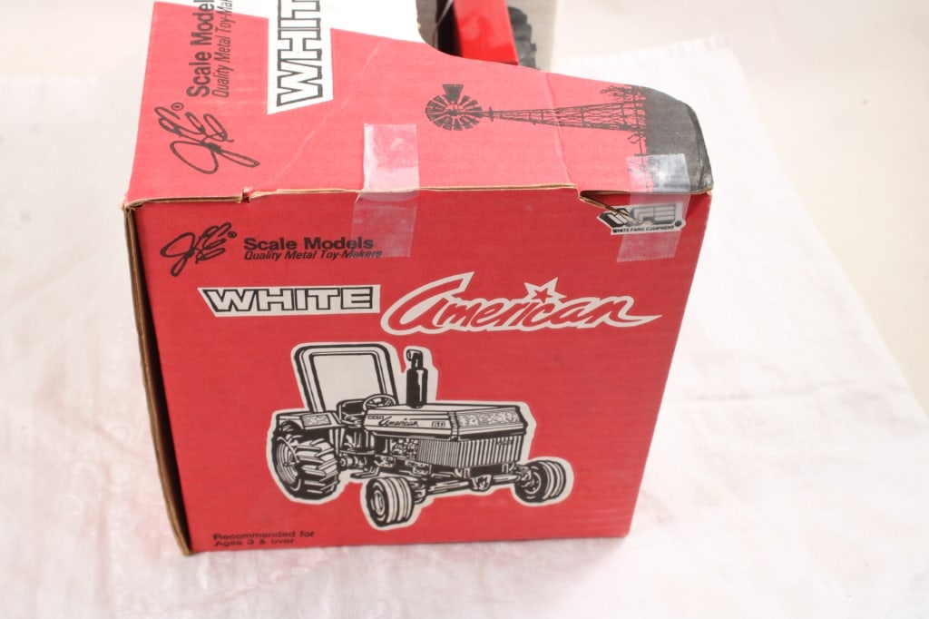 White American 60 Tractor 1:16 Scale 1st Ed. Ertl - 5