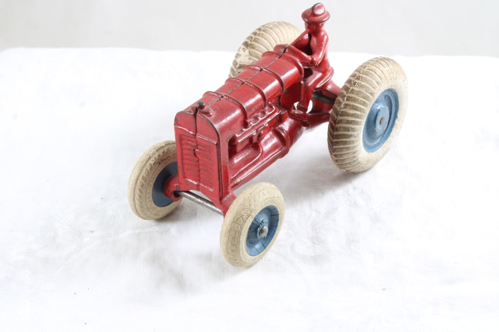 Arcade Cast Iron Tractor - 2