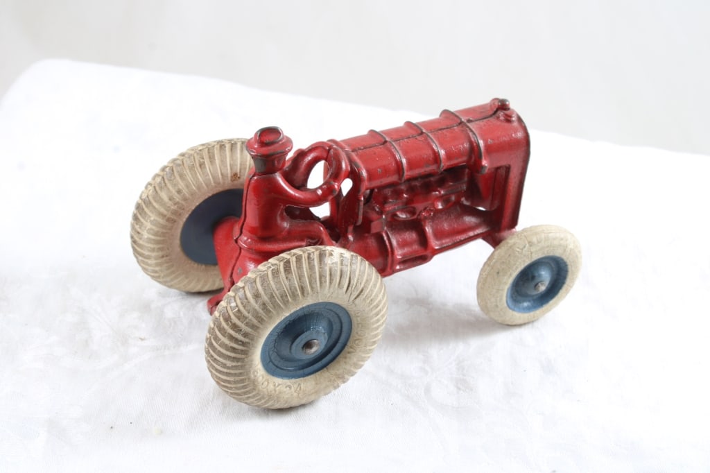 Arcade Cast Iron Tractor - 4