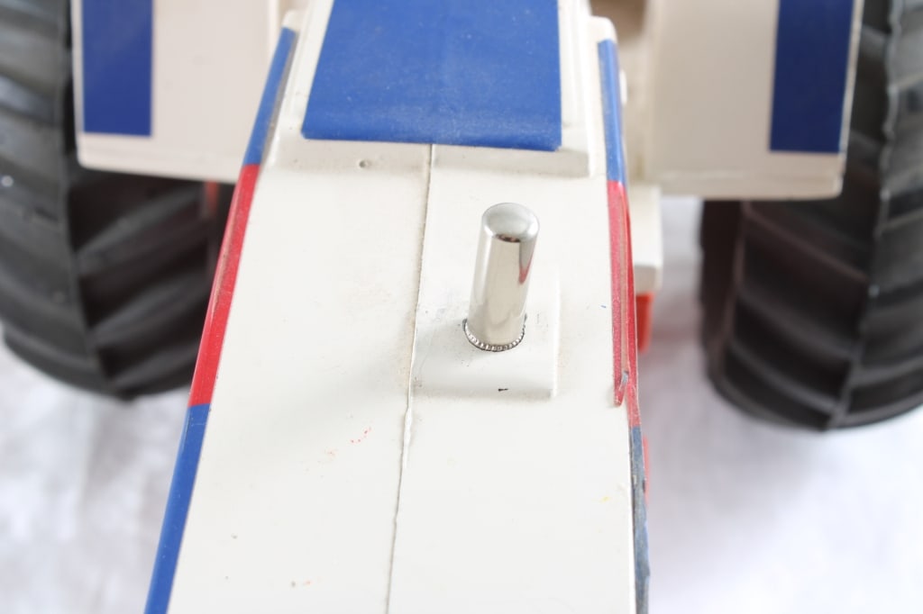 Ertl Case Spirit of 76 Agri King Tractor & Pen - 13