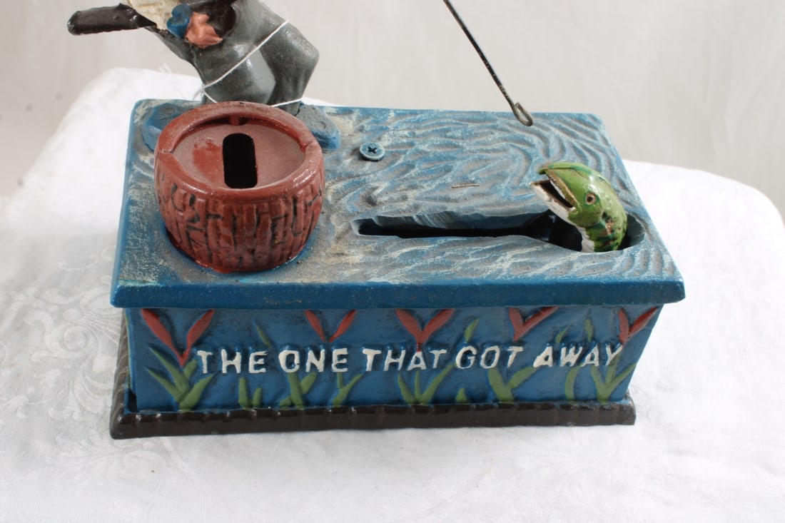 The One That Got Away Fisherman Cast Iron Bank - 4