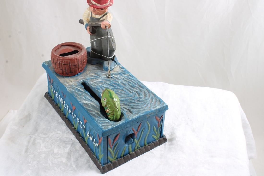 The One That Got Away Fisherman Cast Iron Bank - 7