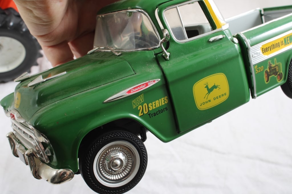 1982 Toy Show Tractor, 1957 John Deere 20 Pickup - 11