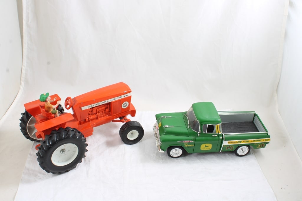 1982 Toy Show Tractor, 1957 John Deere 20 Pickup (1 of 20)