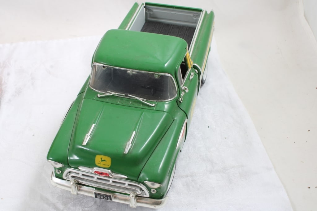 1982 Toy Show Tractor, 1957 John Deere 20 Pickup - 3