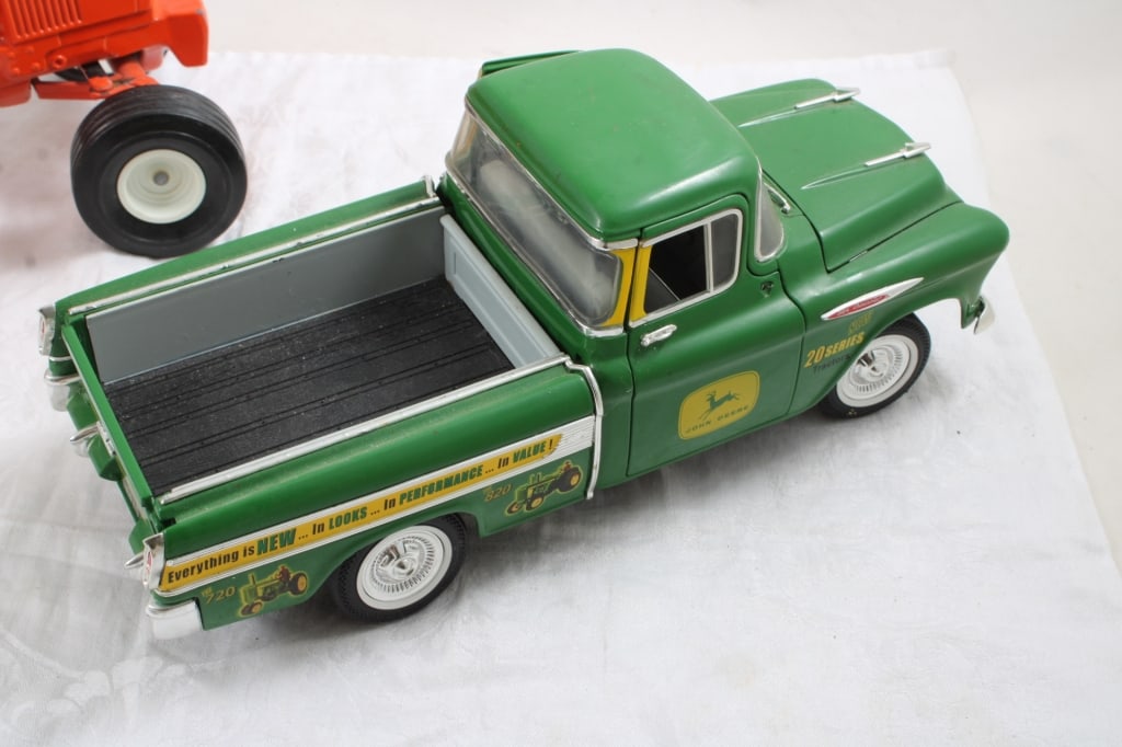 1982 Toy Show Tractor, 1957 John Deere 20 Pickup - 4