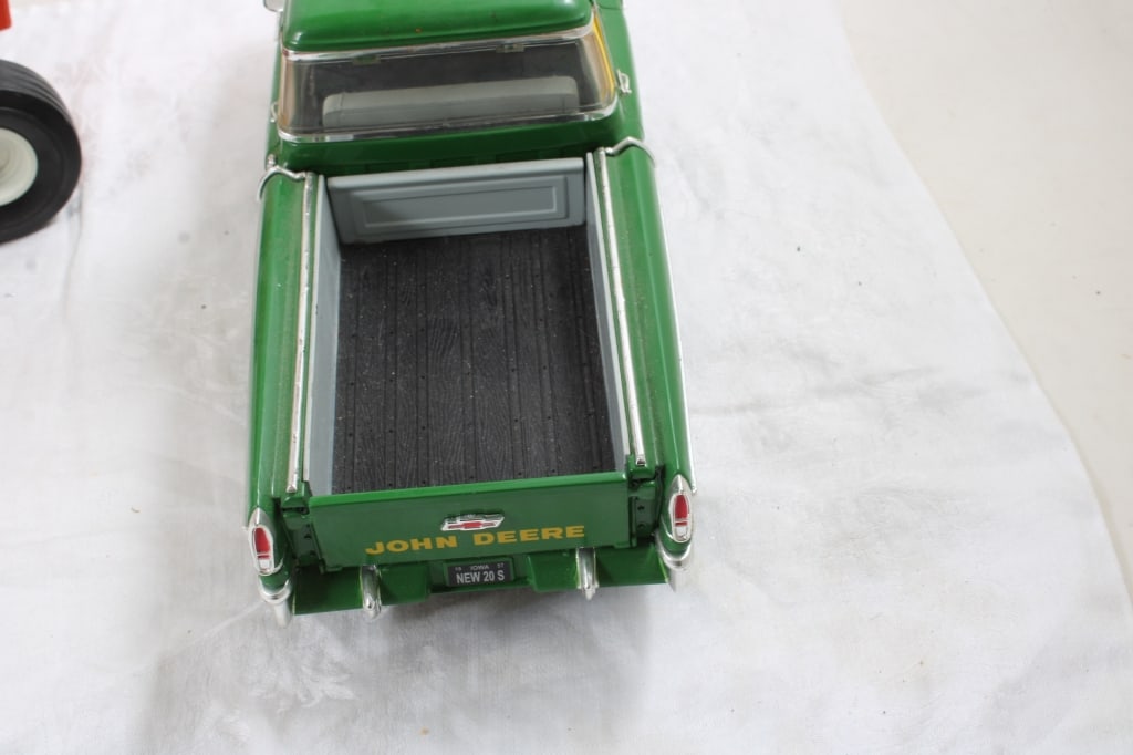 1982 Toy Show Tractor, 1957 John Deere 20 Pickup - 5