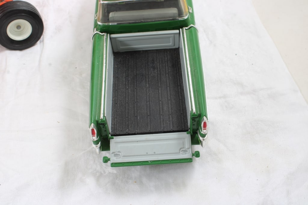 1982 Toy Show Tractor, 1957 John Deere 20 Pickup - 6