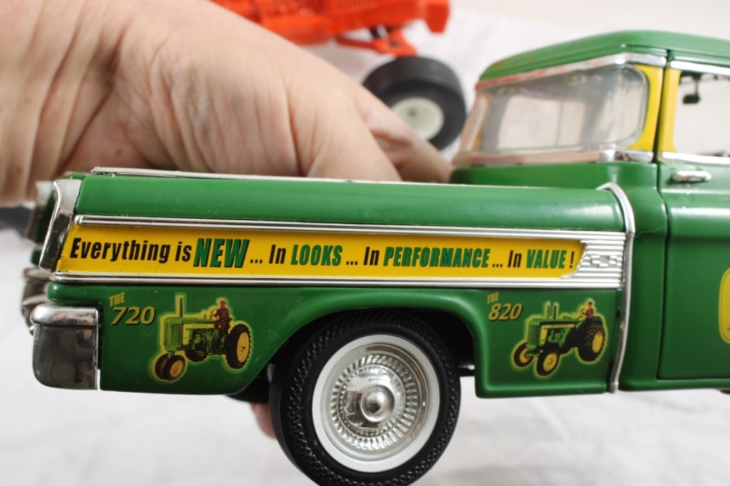 1982 Toy Show Tractor, 1957 John Deere 20 Pickup - 7