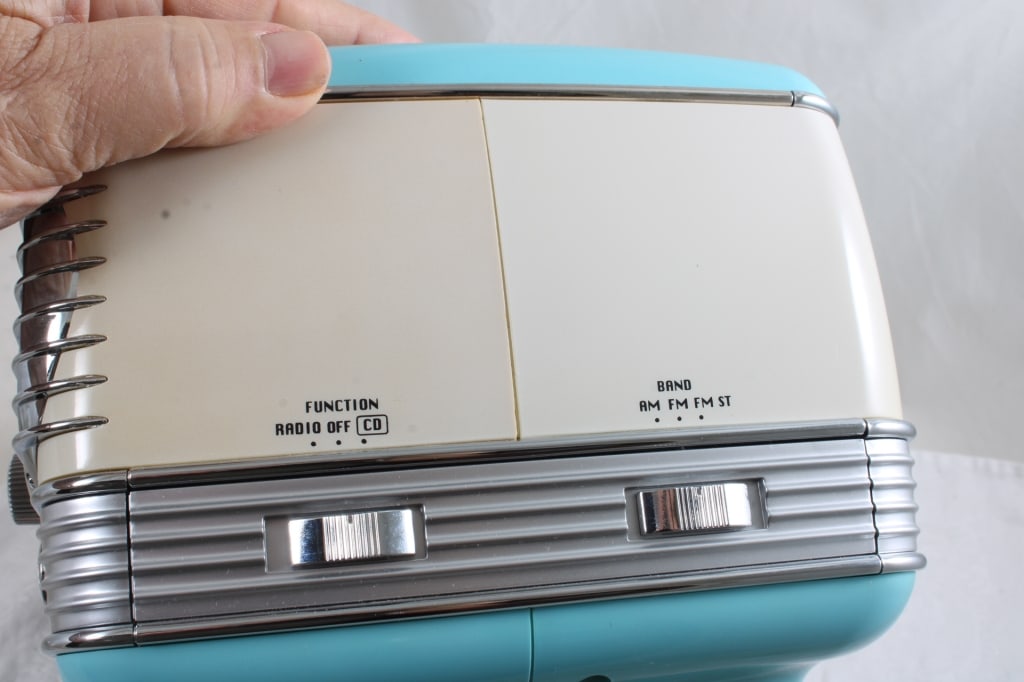 Memorex AM/FM Stereo Radio CD Player MTT3200 - 4