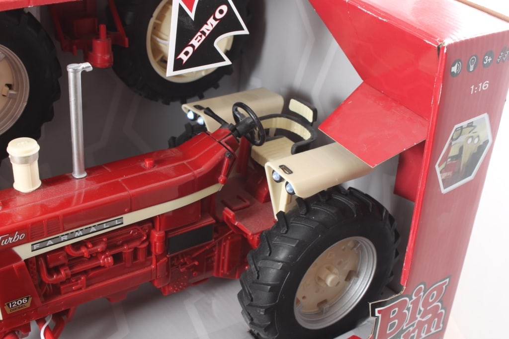 Tomy IH Big Farm Tractor 1206 w/ Lights & Sounds - 6