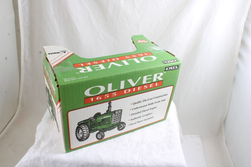 Ertl Oliver 1655 Diesel Tractor in Box USA - 5