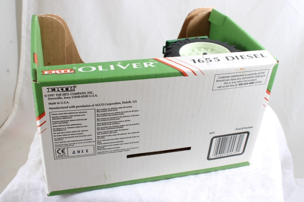 Ertl Oliver 1655 Diesel Tractor in Box USA - 7