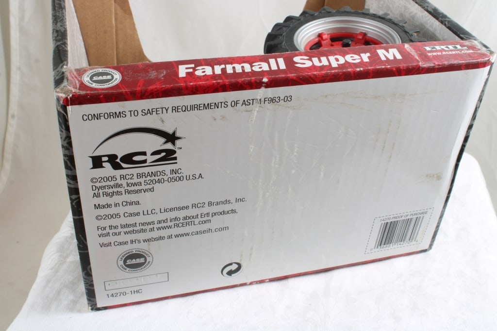 Farmall Super M Ertl Tractor in Box 1:16 Scale - 6