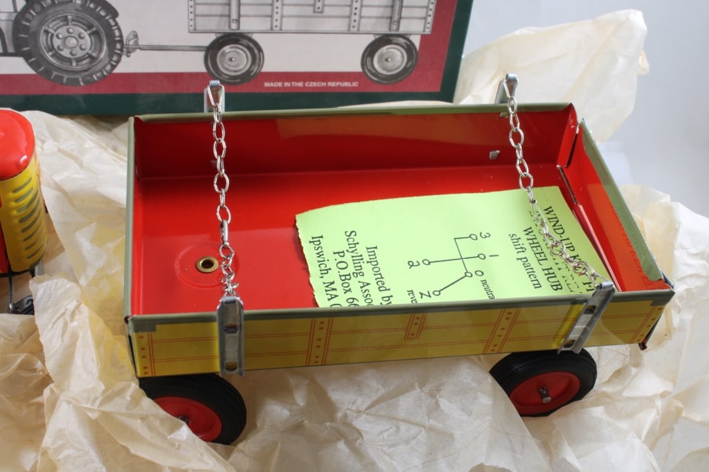 Schylling Wind Up Tractor & Wagon in Box with Key - 3