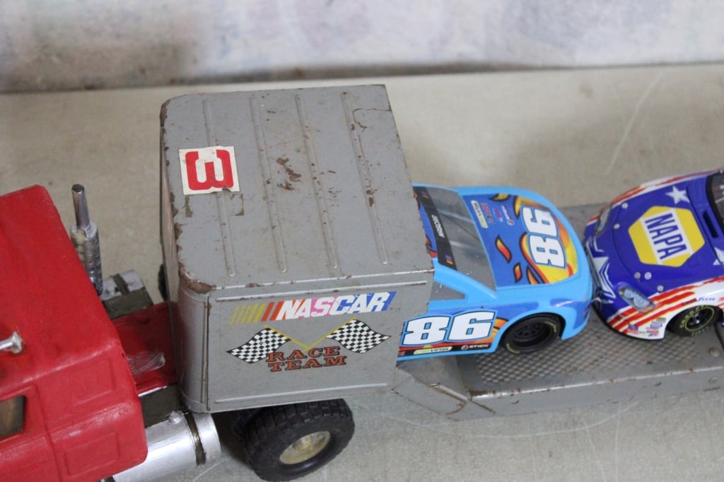 Ertl Pressed Steel Nascar Car Hauler & Race Cars - 4