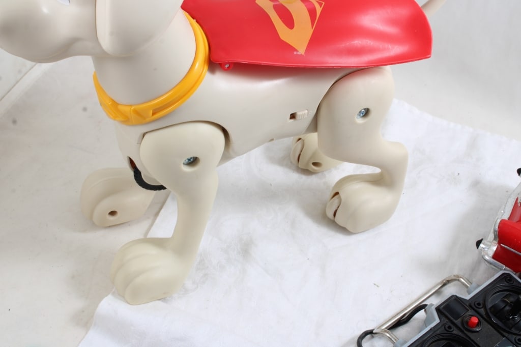 Remote Control '57 Chevy & Mattel Krypto Super Dog - 4