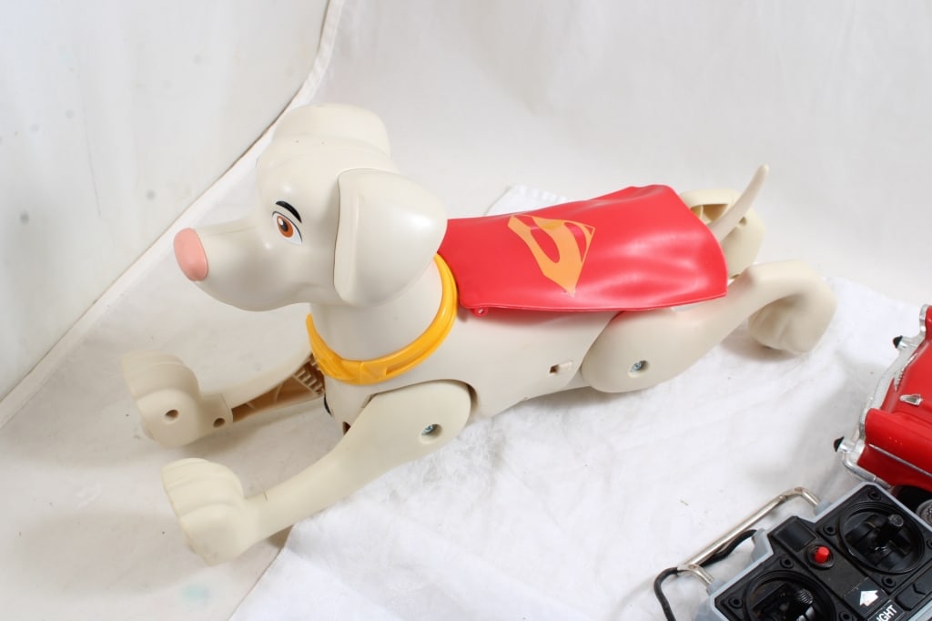 Remote Control '57 Chevy & Mattel Krypto Super Dog - 5