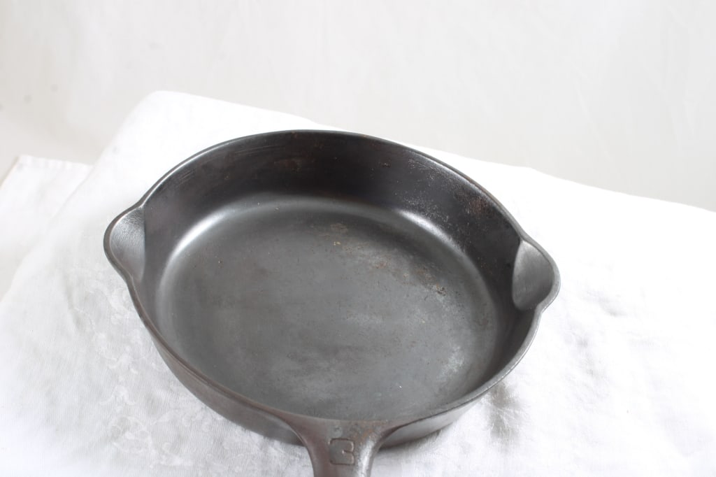 Griswold #3 Small Logo #709D Skillet - 2