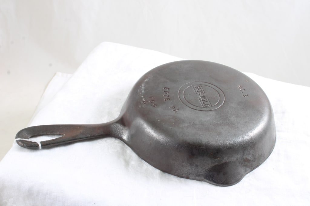 Griswold #3 Small Logo #709D Skillet - 4