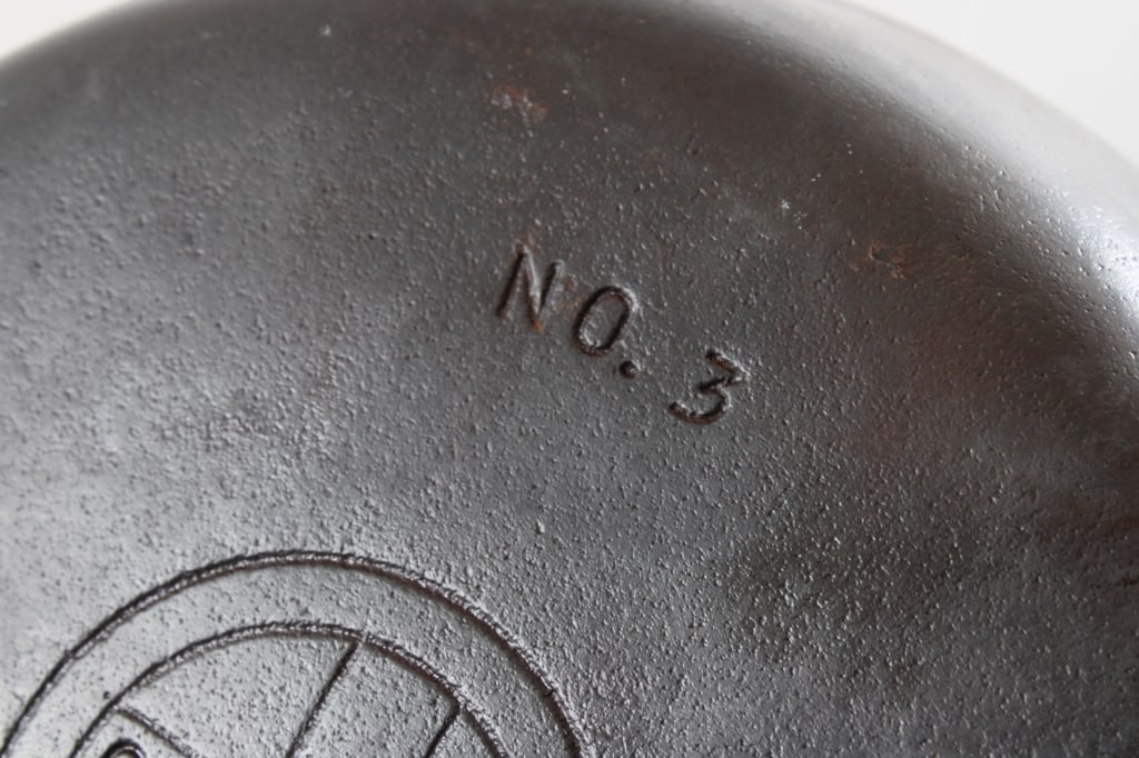 Griswold #3 Small Logo #709D Skillet - 7