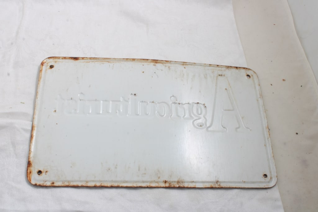 4-H Club Member & 2 Agriculturist Metal Signs - 5