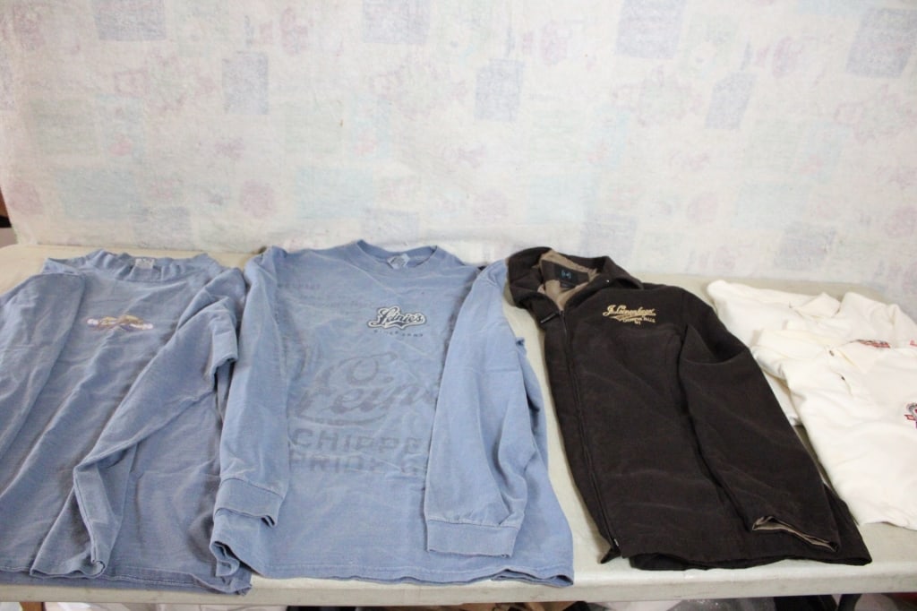 Leinenkugel's Beer Advertising Shirts & Jacket: Leinenkugel's Beer Advertising Shirts & Jacket - Suede Jacket, Cotton Short & Long Sleeve Shirts. A total of 5. These are all new/old stock and never worn, there is some yellowing around the collar