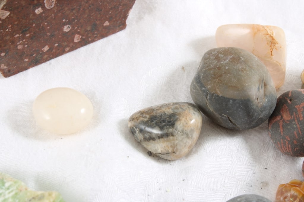 Several Gems- Green Chrysoprase, Lemon Citrine, - 9